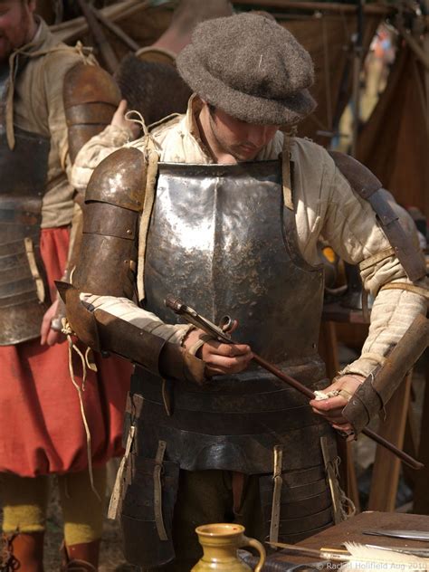 tudor militari|tudor soldiers.